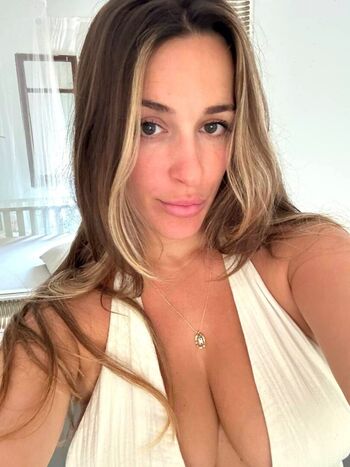 Olivia_shine