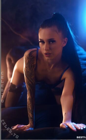 Full leaked Oliviaelika private photo