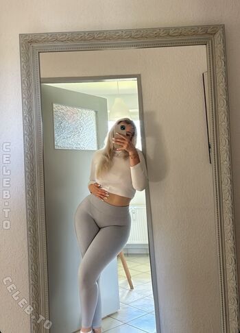 Full leaked Oliviahbls page private onlyfans photo