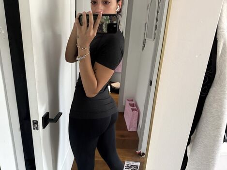 Full leaked Oliviaraynn private onlyfans photo