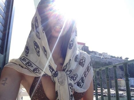 Full leaked Oliviaraynn private photo