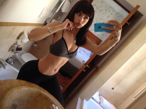 Full leaked Oliviaraynn private photo