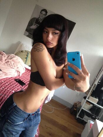Full leaked Oliviaraynn private photo