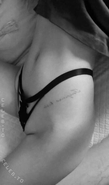 Full leaked Oliviashu private onlyfans photo