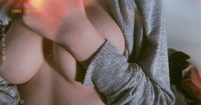 Full leaked Oliviashu private onlyfans photo