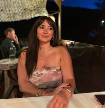 Full leaked Olyfluffy private onlyfans photo