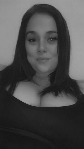 Full leaked Only curvycutie private onlyfans photo