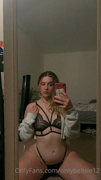 Full leaked Onlybellsie private photo