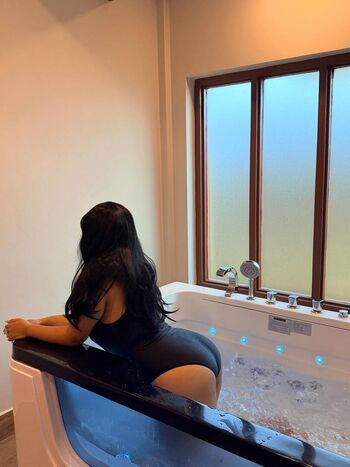 Full leaked Oshiiiiika private onlyfans photo