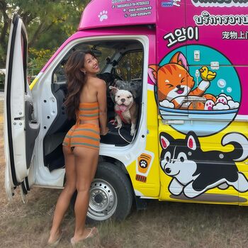 Full leaked Oummy the bootymaker private onlyfans photo