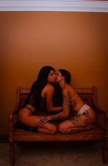 Full leaked Oxeya private onlyfans photo