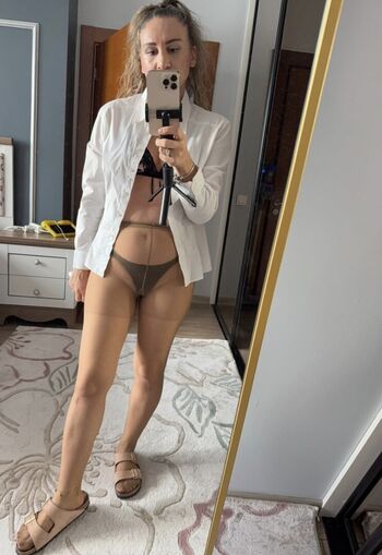 Full leaked Ozlem aksu private onlyfans photo
