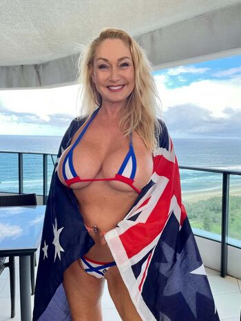 Full leaked Ozzysuzy private onlyfans photo