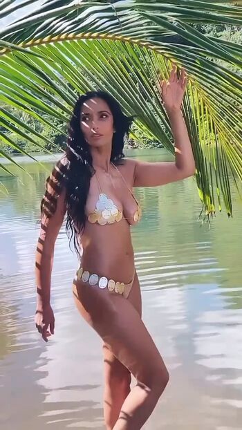 Full leaked Padma lakshmi private photo