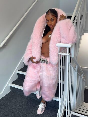 Full leaked Paigey cakey private photo
