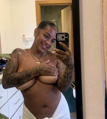 Full leaked Paigey cakey private photo