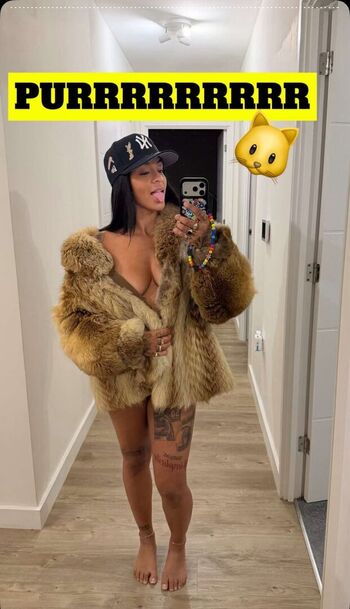 Full leaked Paigeycakey private photo