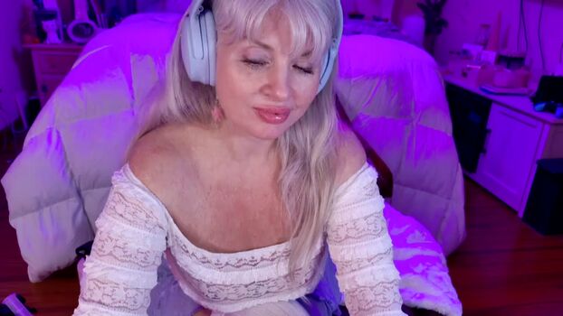 Full leaked Paintedrose private onlyfans photo