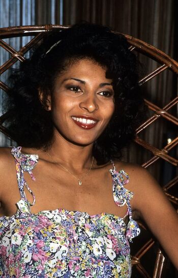 Full leaked Pam grier private photo