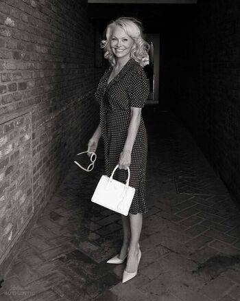 Full leaked Pamela anderson page private photo