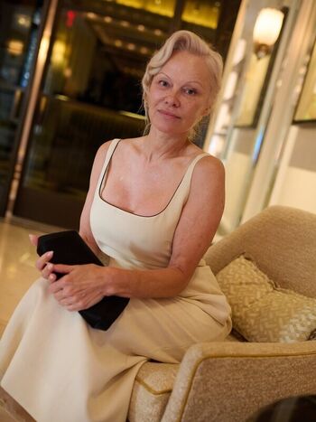 Full leaked Pamela anderson page private photo