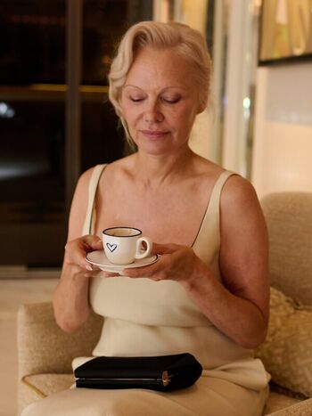 Full leaked Pamela anderson page private photo