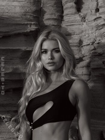 Full leaked Pamela reif private photo
