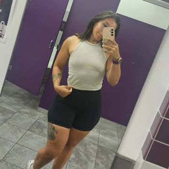 Full leaked Paperbag private onlyfans photo