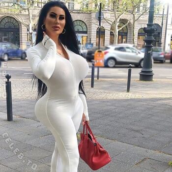 Full leaked Paris herms private photo
