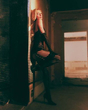 Full leaked Paris hilton page private onlyfans photo