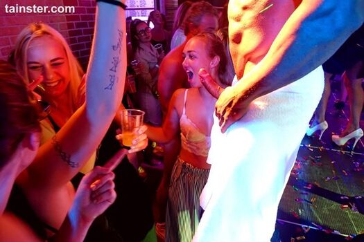 Full leaked Party hardcore page private photo