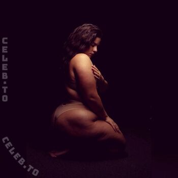 Full leaked Paula curves private photo