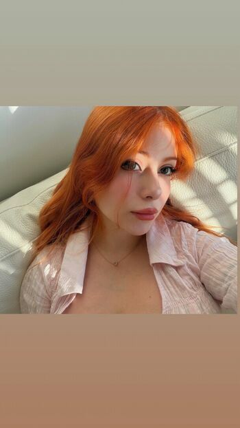 Full leaked Paulaeal page private onlyfans photo