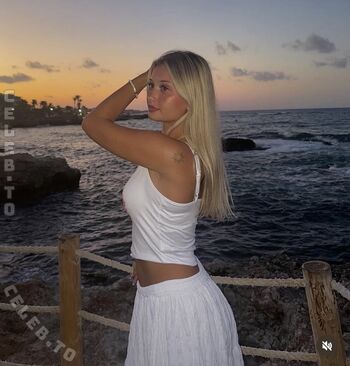 Full leaked Paulagze private photo