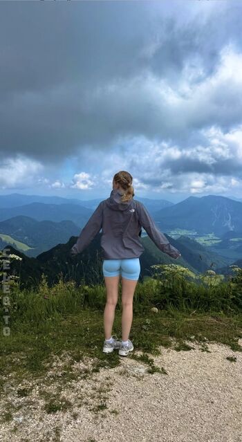 Full leaked Pauliie  page private photo