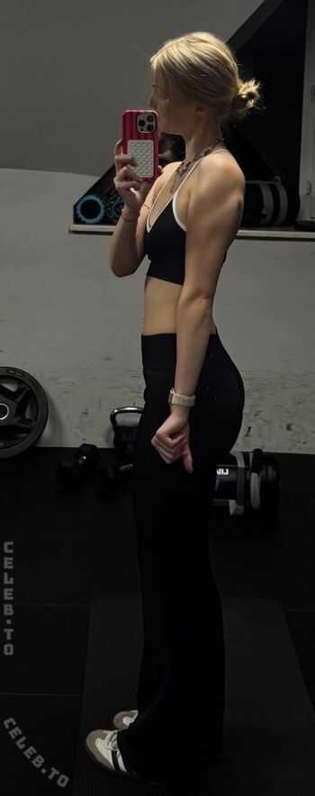 Full leaked Pauliie private photo