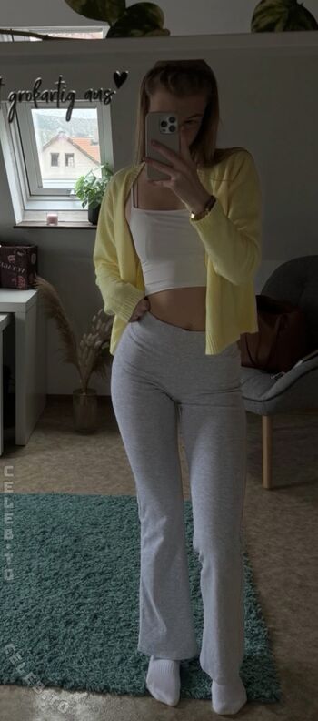 Full leaked Pauliie private photo