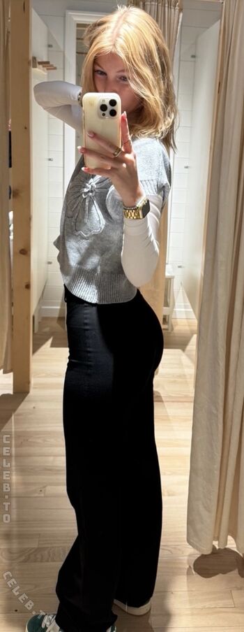 Full leaked Pauliie private photo