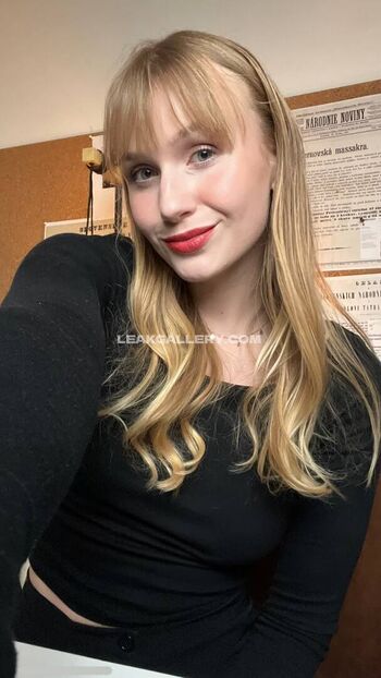 Full leaked Pavlikova private photo