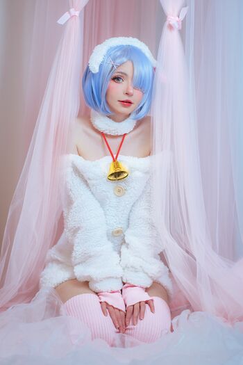 Full leaked Peach milky page private photo
