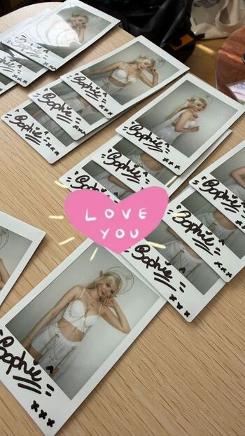 Full leaked Peachmilky  page private onlyfans photo