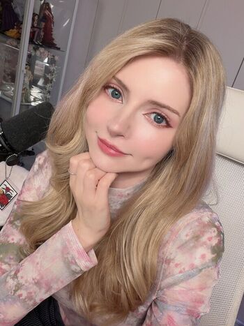 Full leaked Peachmilky page private photo