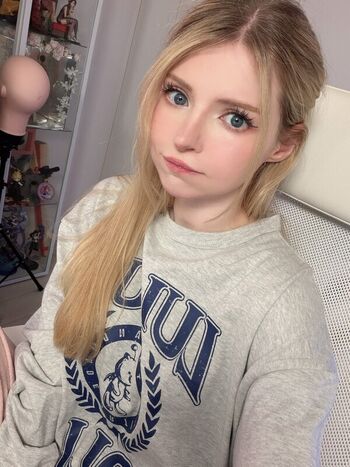 Full leaked Peachmilky private photo