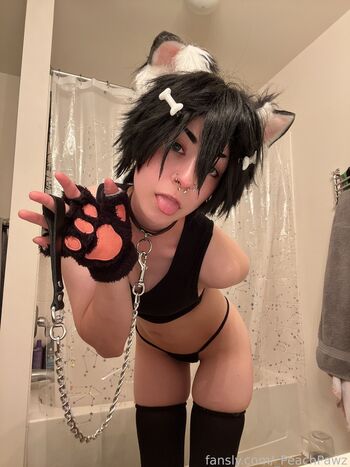 Full leaked Peachpawz private photo