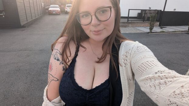 Full leaked Peachpicnic private onlyfans photo