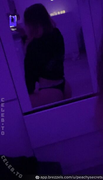 Full leaked Peachysecrets private onlyfans photo