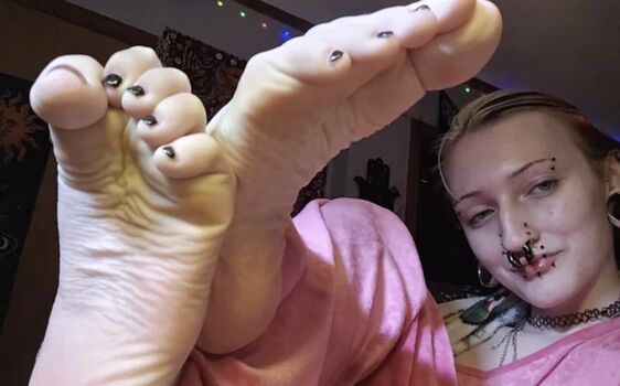 Full leaked Pedilovervivica private onlyfans photo