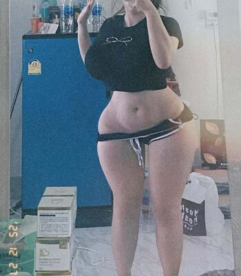 Full leaked Pee nurse private onlyfans photo