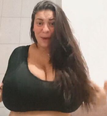 Full leaked Peitudas private photo