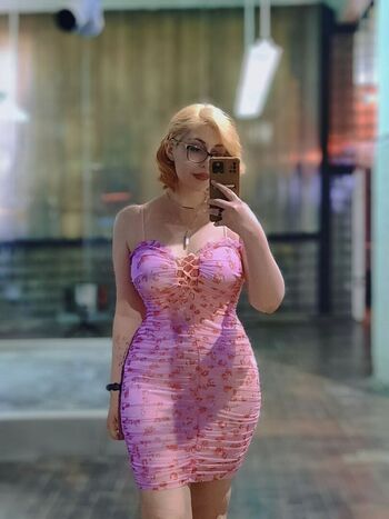 Full leaked Pelmeshek syma page private onlyfans photo